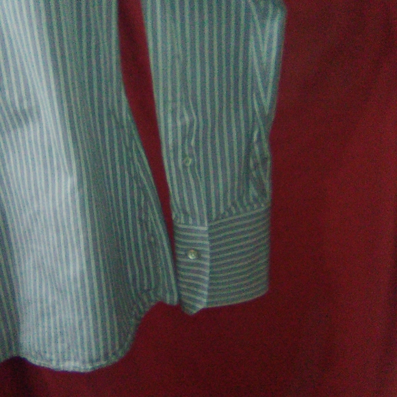 ✨authentic✨ Gucci button up - Picture 4 of 6